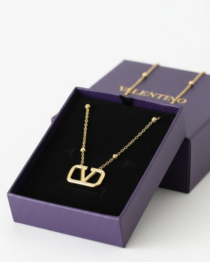 Glams Vee Necklace