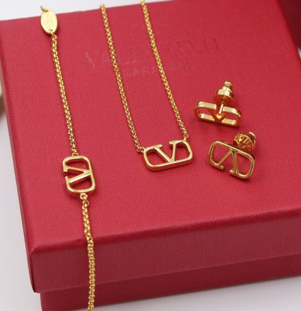 Glams Vee Set