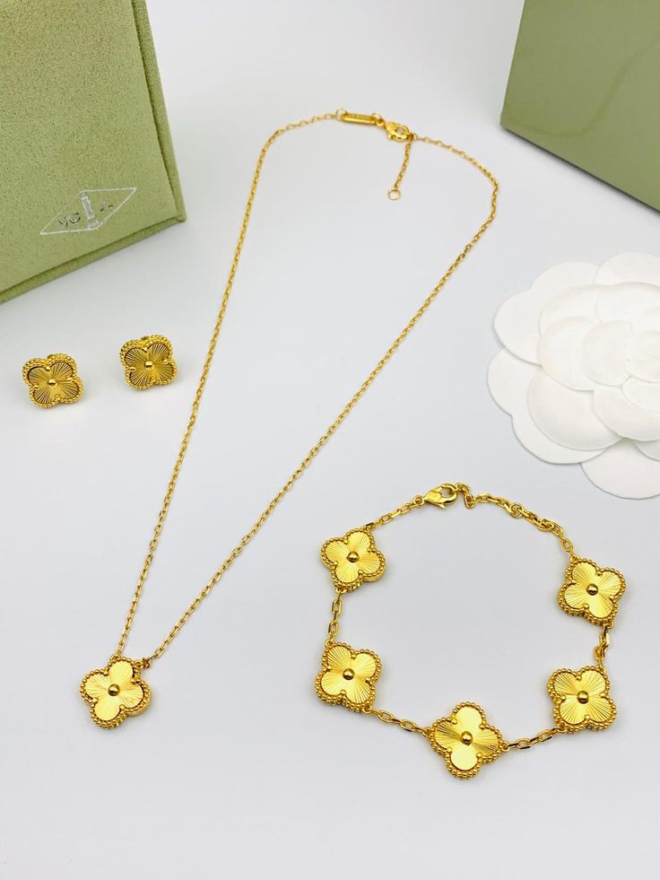 Glams Clover Set