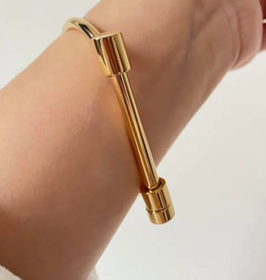Glams Screw Bangle