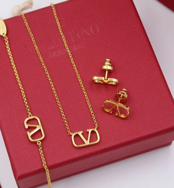 Glams Vee Set