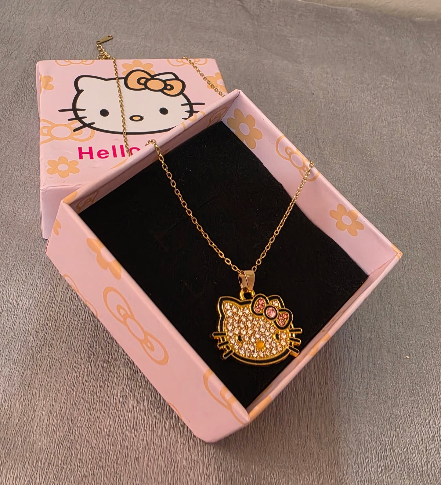 Glams Kitty Necklace