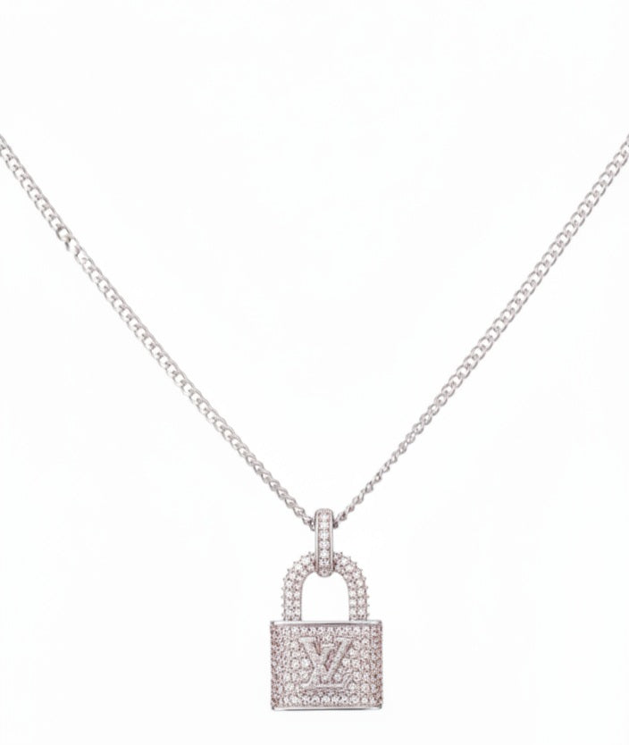 Glams Lv Chain