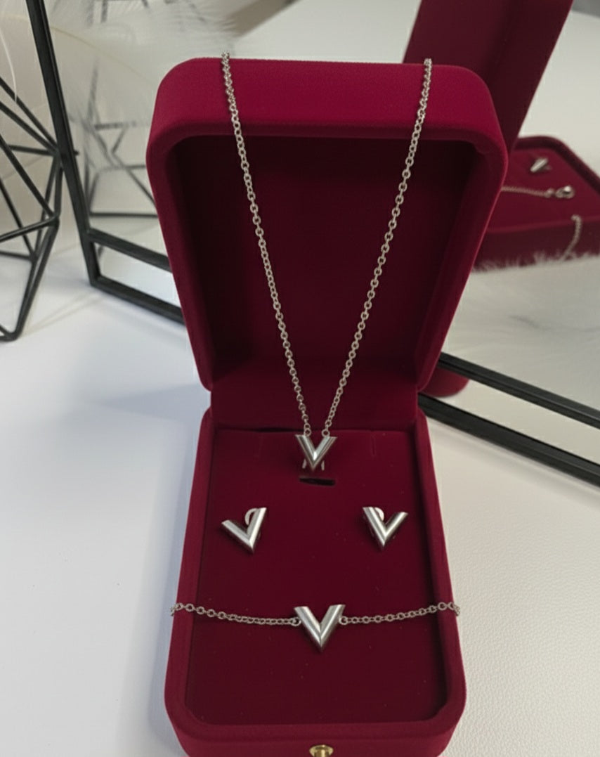 Glams Vee Set