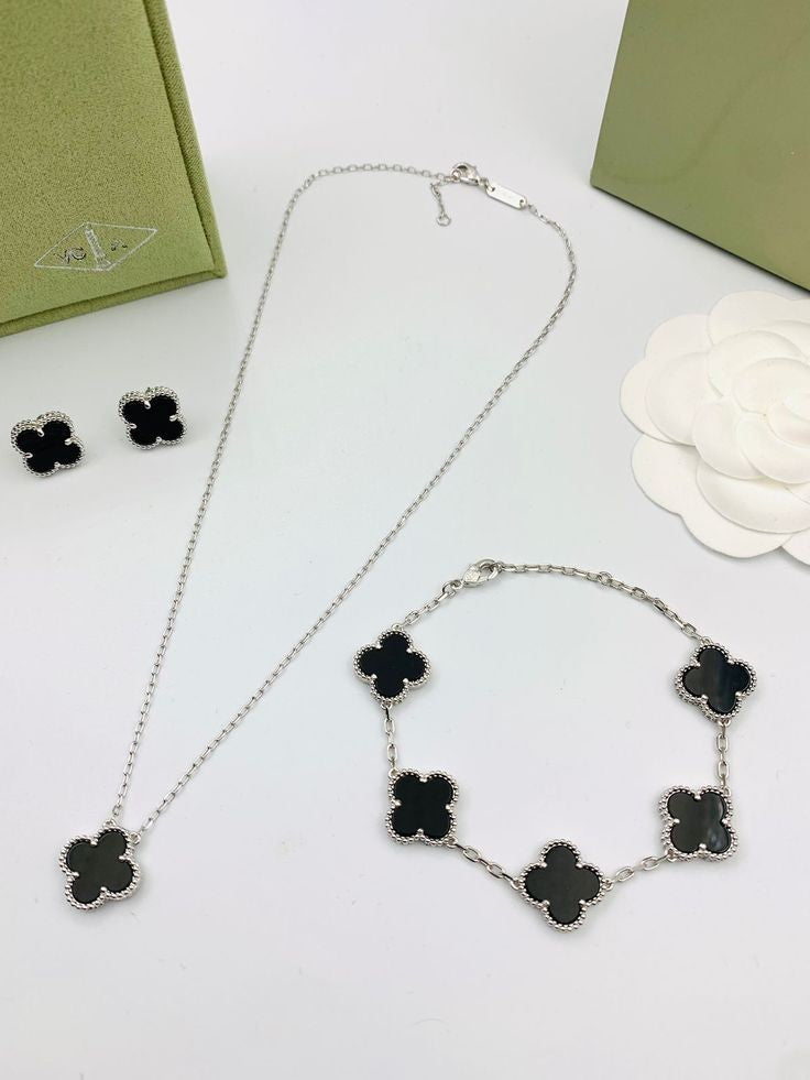 Glams Clover Set