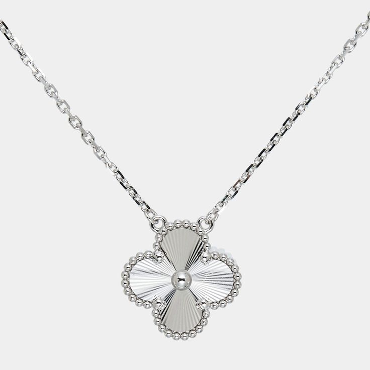 Glams Clover Necklace