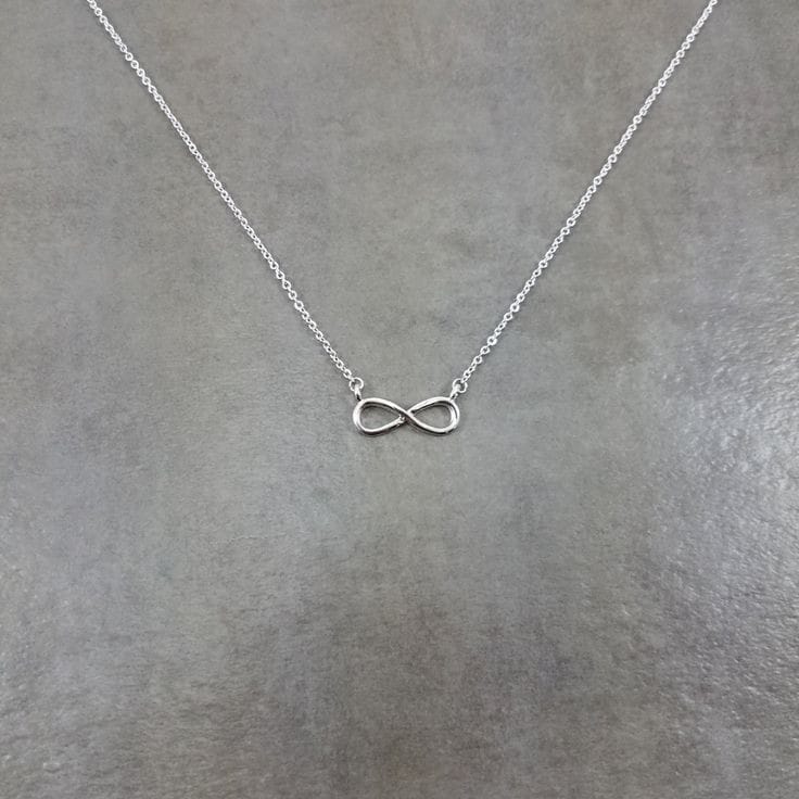 Glams Infinity necklace