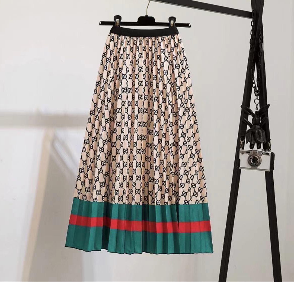 Glams silky skirt