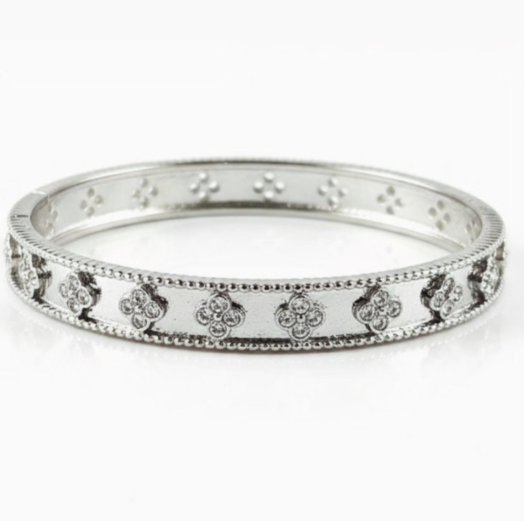 Glams Clover Bangle