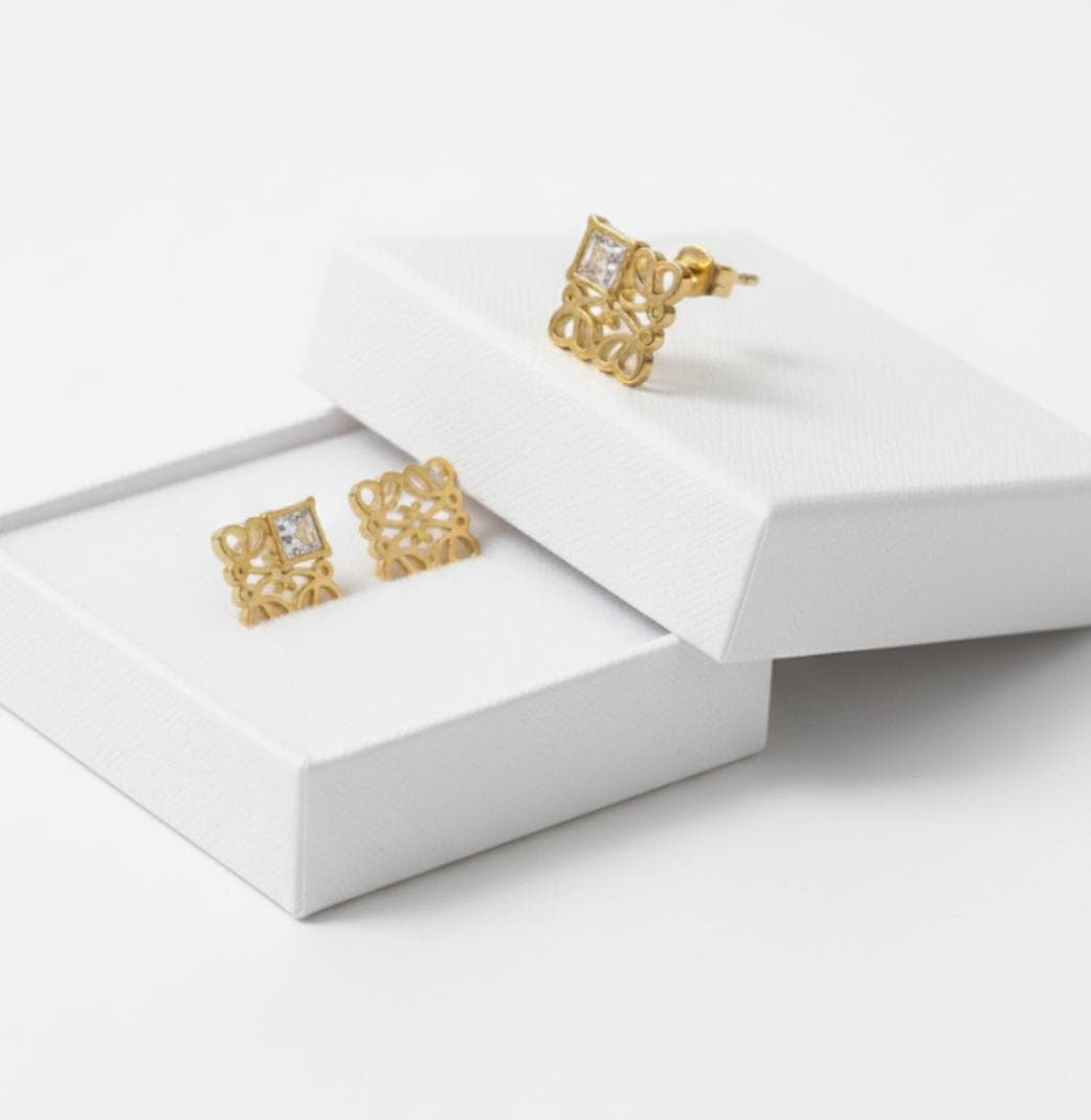 Glams Leo Studs