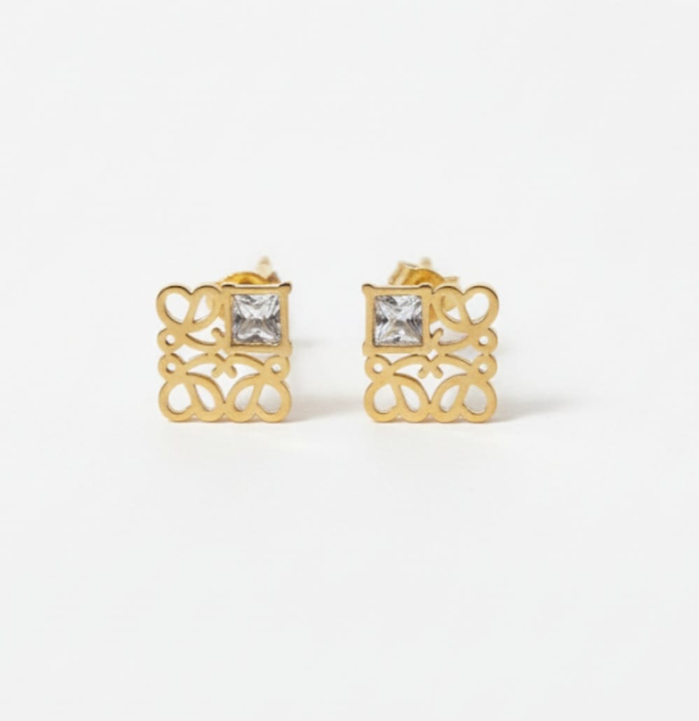 Glams Leo Studs