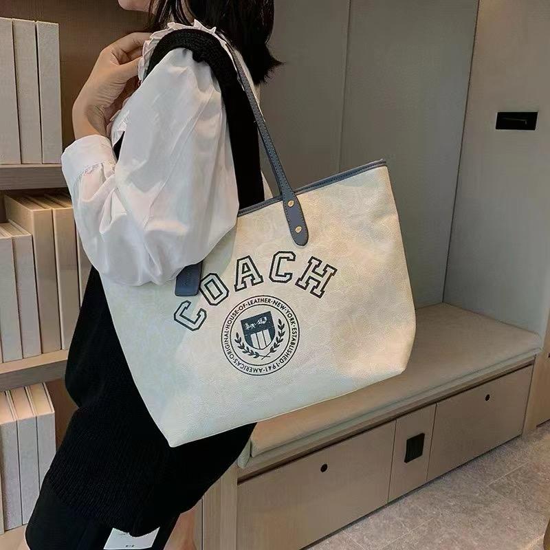 Glams Coach leather tote bag