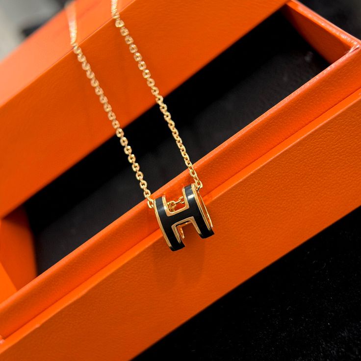 Glams H Necklace