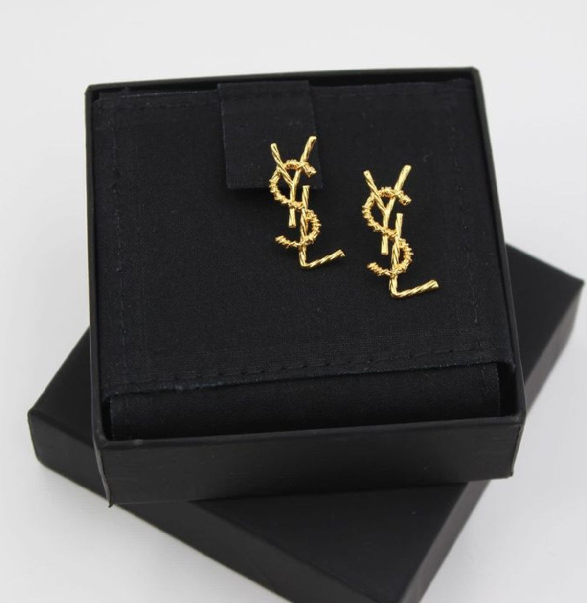 Glams YSL Stud