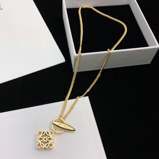 Glams Leo Necklace