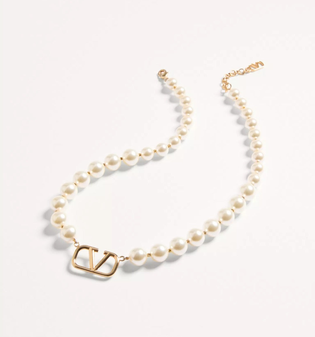 Glams Val Necklace